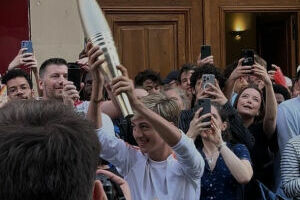 J’ai porté la flamme olympique à Paris pour les jeux 2024 !