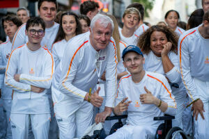 J’ai porté la flamme olympique à Paris pour les jeux 2024 !